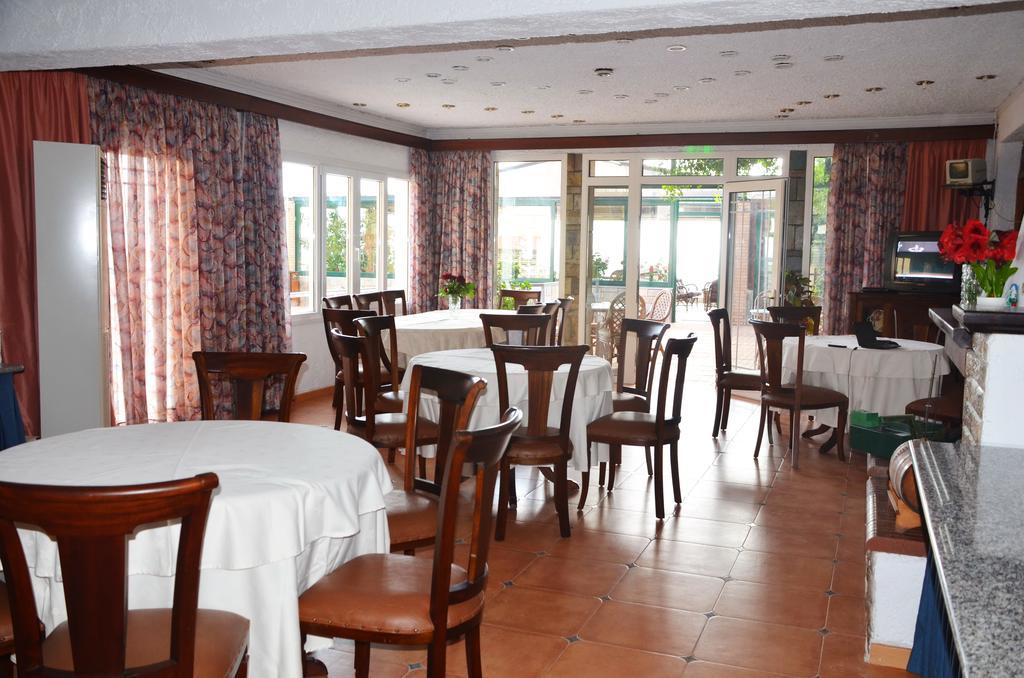 Hotel Vicky II Plomari Екстериор снимка