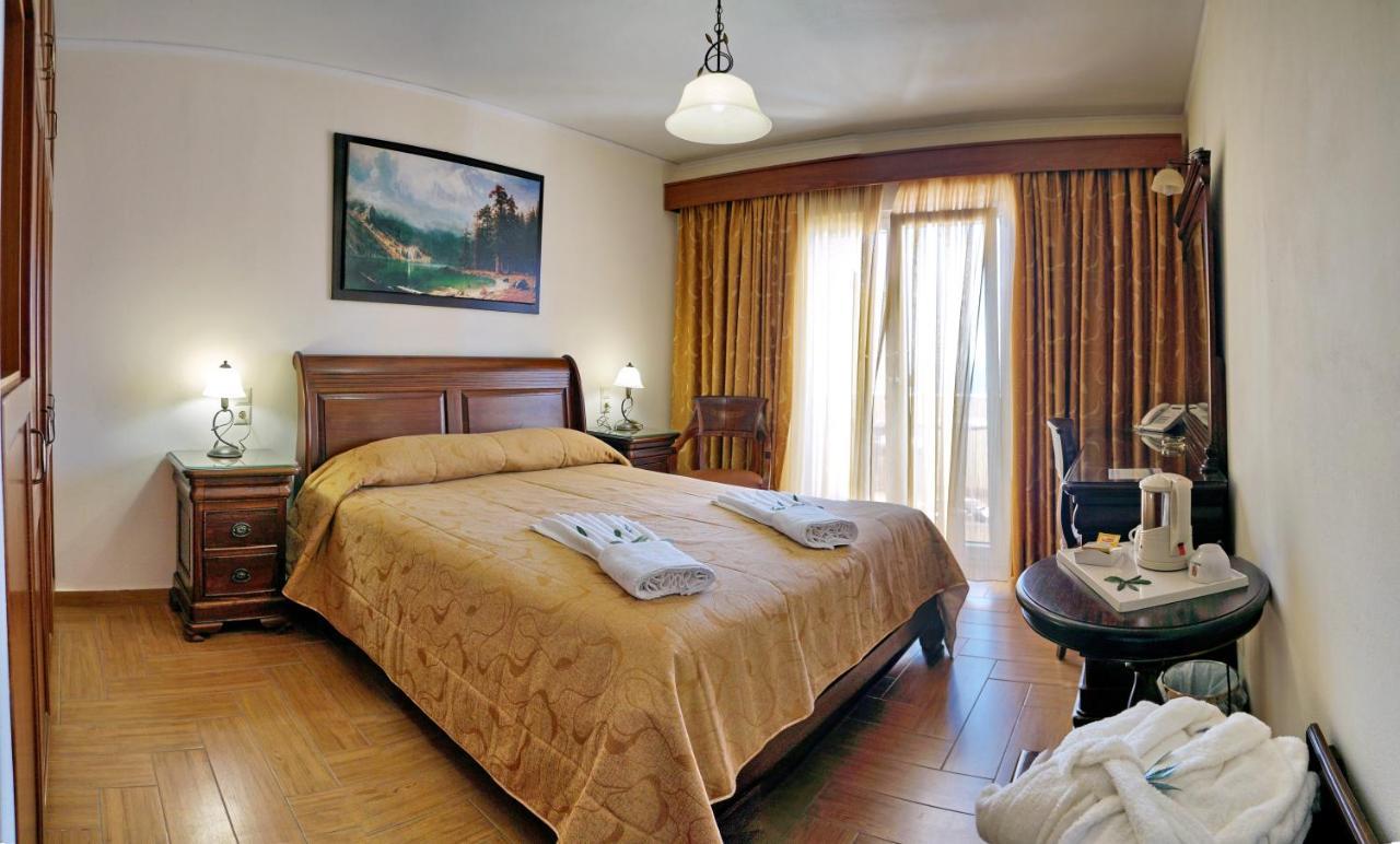 Hotel Vicky II Plomari Екстериор снимка