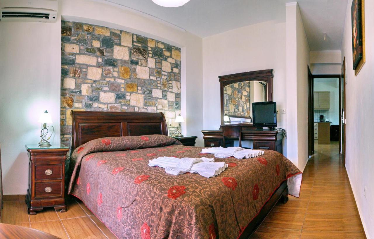 Hotel Vicky II Plomari Екстериор снимка