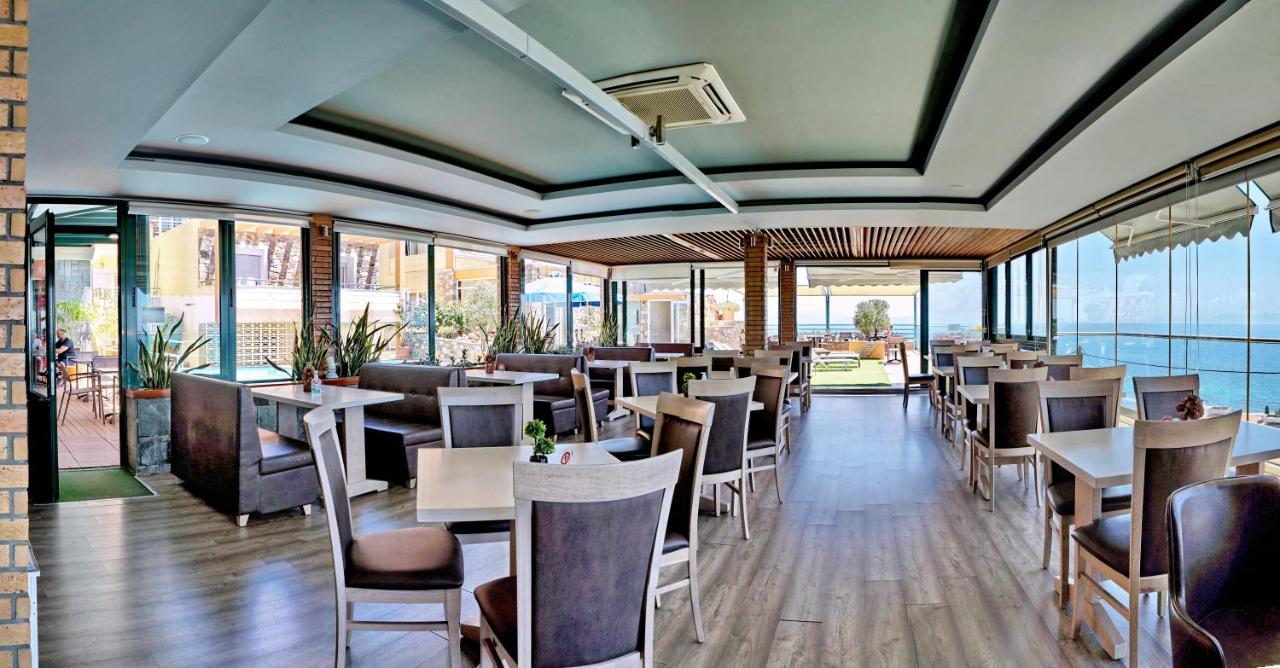Hotel Vicky II Plomari Екстериор снимка