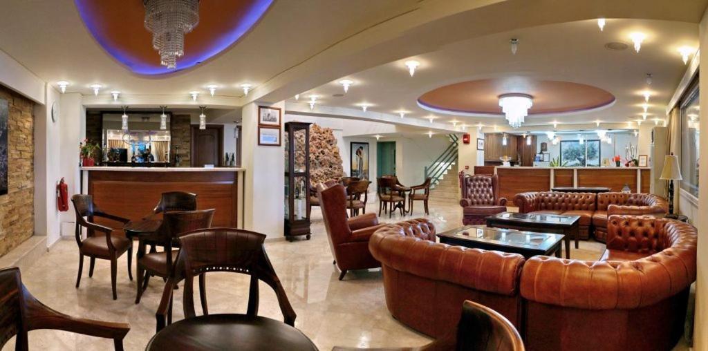 Hotel Vicky II Plomari Екстериор снимка