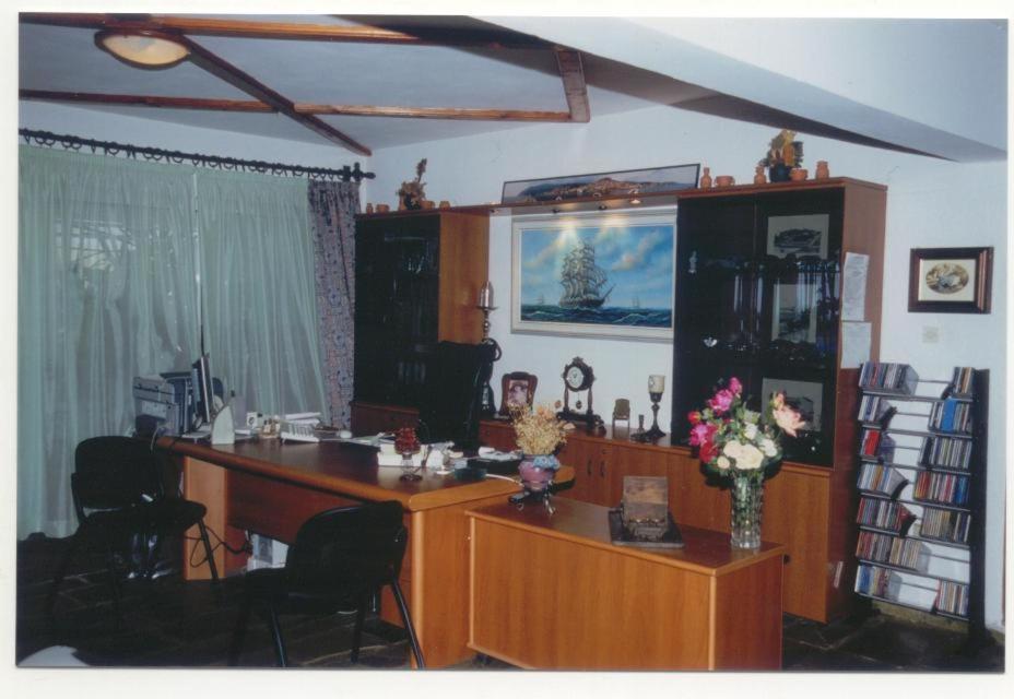 Hotel Vicky II Plomari Екстериор снимка