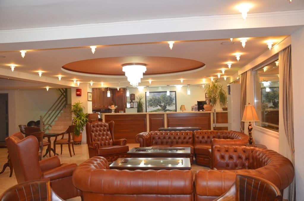 Hotel Vicky II Plomari Екстериор снимка
