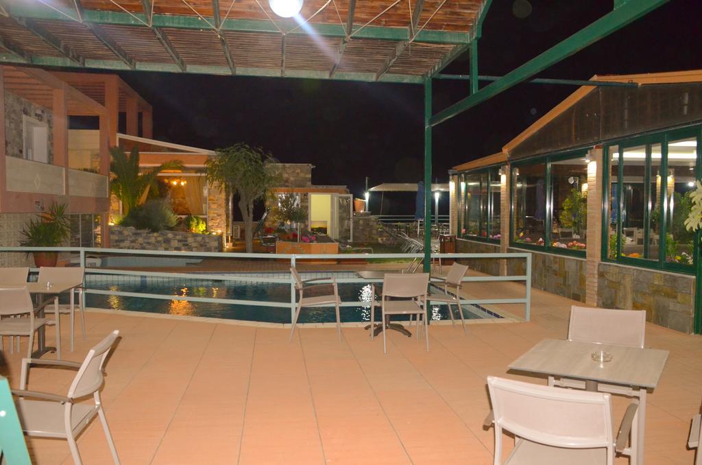 Hotel Vicky II Plomari Екстериор снимка