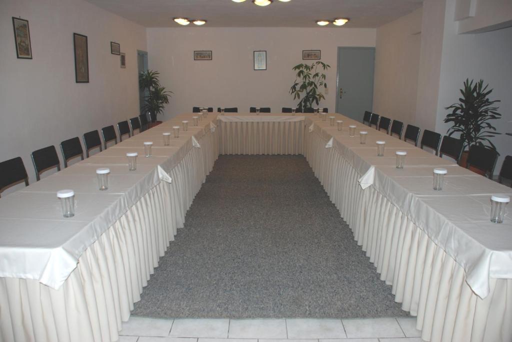 Hotel Vicky II Plomari Екстериор снимка