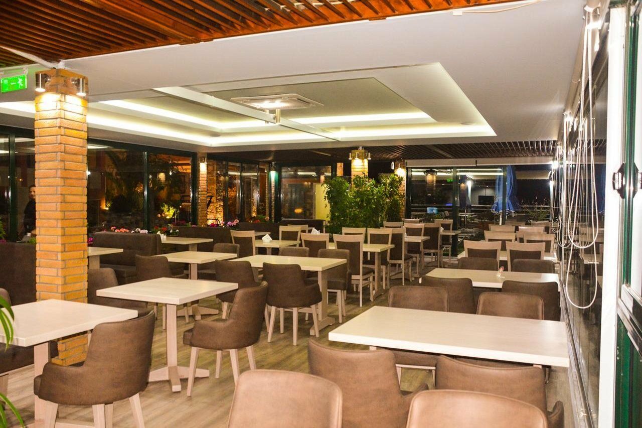 Hotel Vicky II Plomari Екстериор снимка