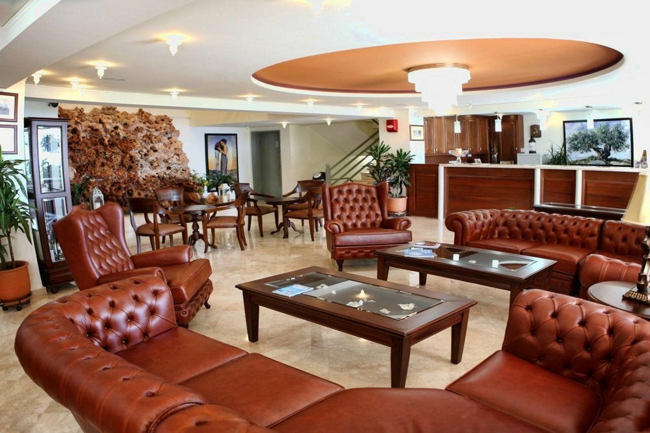 Hotel Vicky II Plomari Екстериор снимка