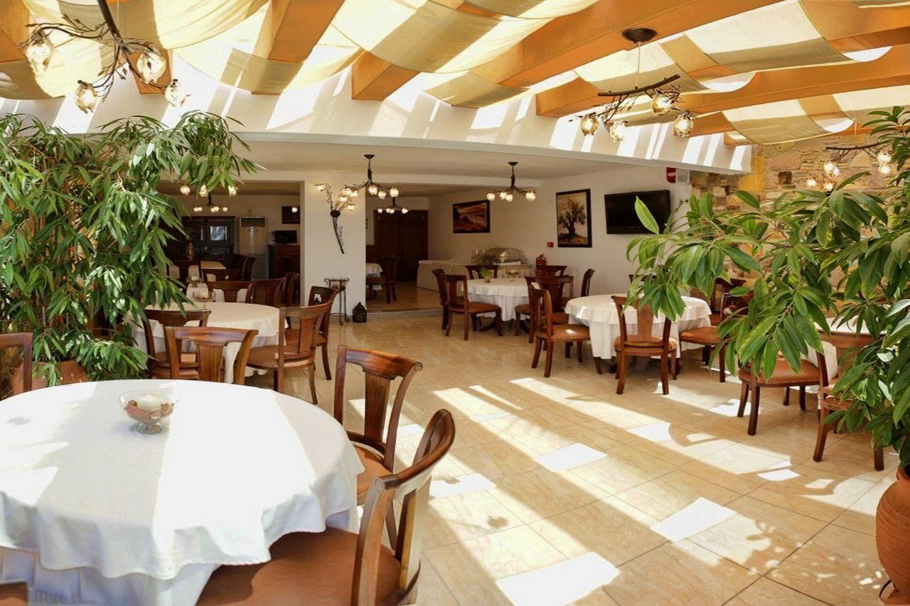 Hotel Vicky II Plomari Екстериор снимка